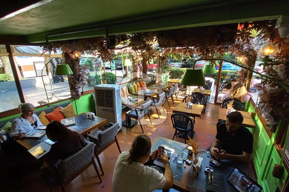 Alsancak Gül Sokak'ta Devren Kiralık Yüksek Cirolu Cafe
