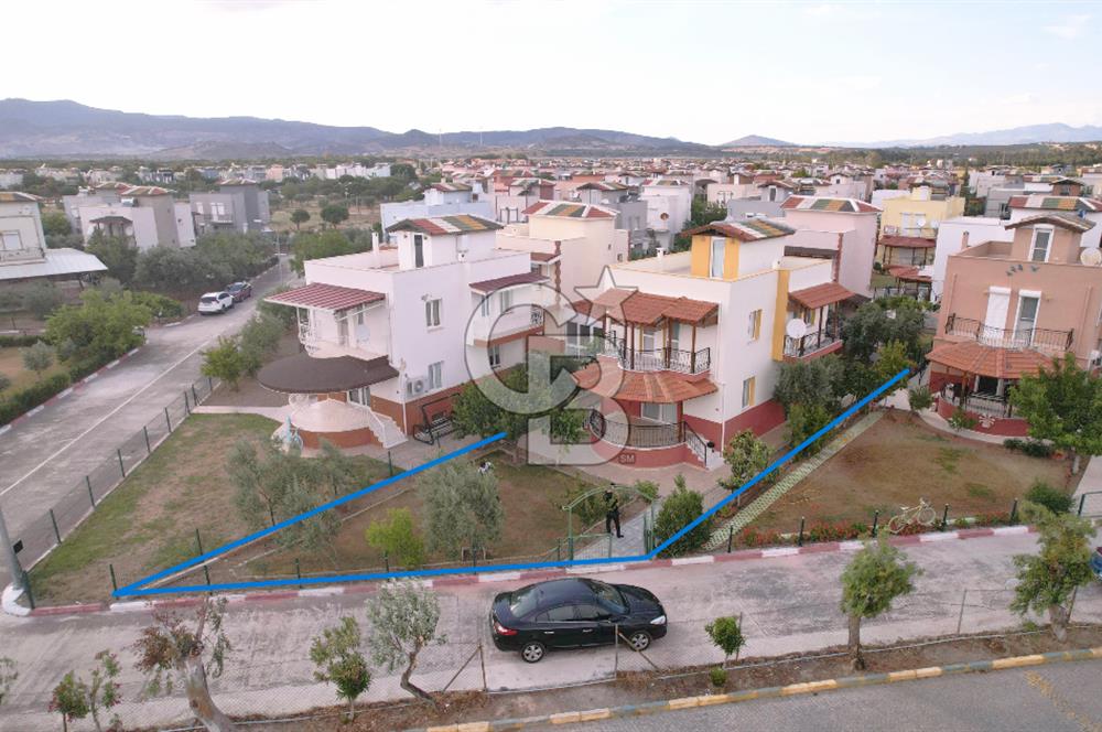 ÇANDARLIDA DENİZE YÜRÜME MESAFESİNDE BAHÇELİ VE TERASLI VİLLA