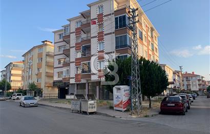Sincan Yenikent’te Cadde Üzeri Ara Katta Asansörlü Satılık 3+1 Daire