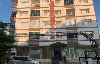 Sincan Yenikent’te Cadde Üzeri Ara Katta Asansörlü Satılık 3+1 Daire
