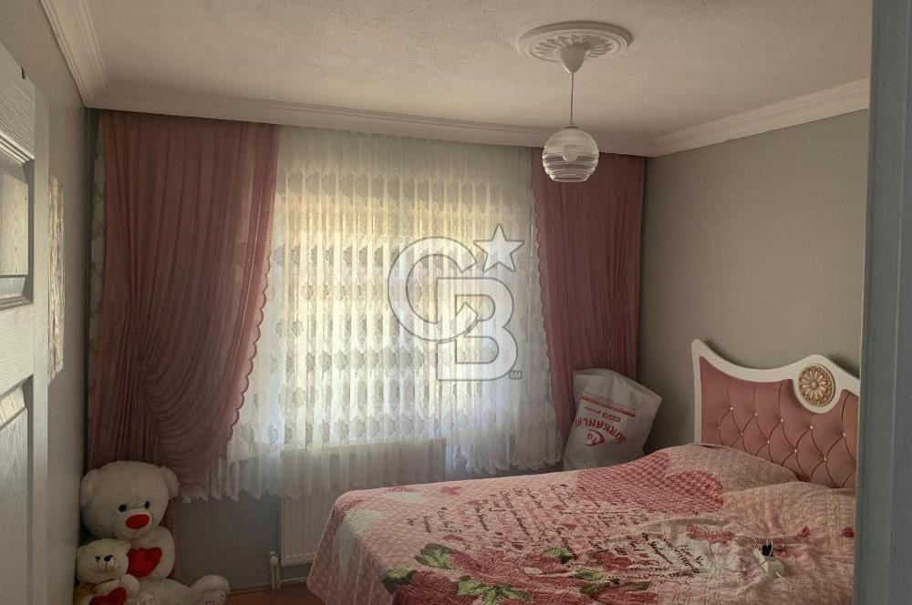 Sincan Yenikent’te Cadde Üzeri Ara Katta Asansörlü Satılık 3+1 Daire