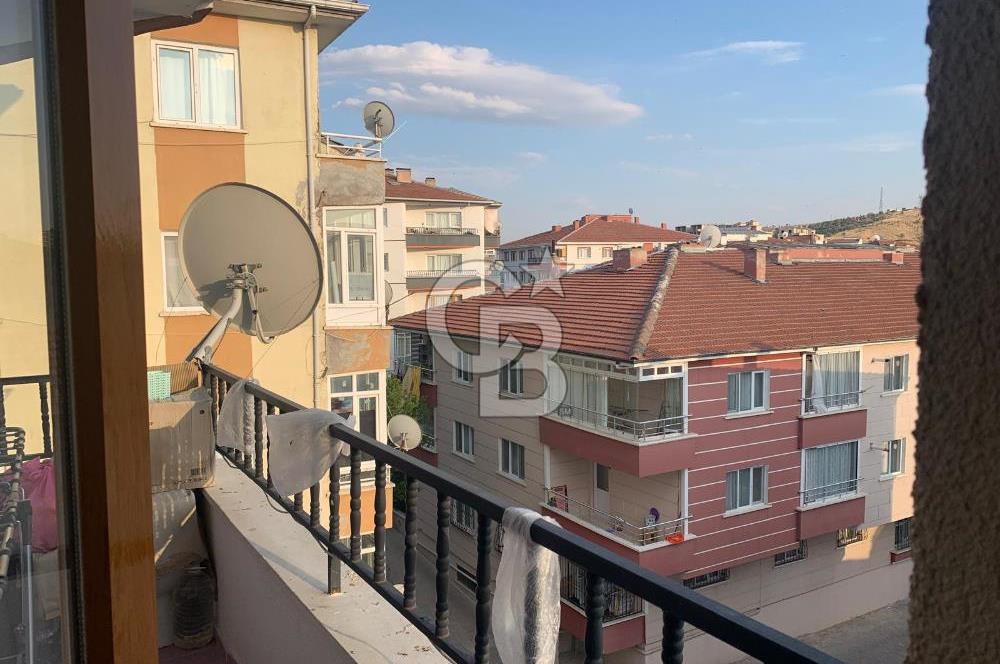 Sincan Yenikent’te Cadde Üzeri Ara Katta Asansörlü Satılık 3+1 Daire
