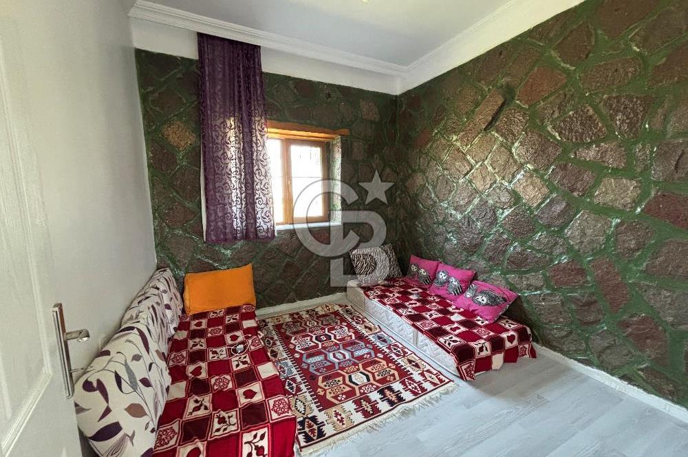 GÖLBAŞI MAHMATLIBAHÇEDE 1 DÖNÜM TARLA ÜZERİNDE SATILIK TAŞ EV
