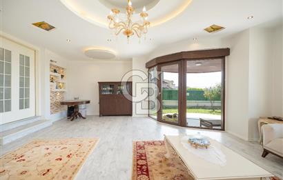 DEMİRCİ DE ORMAN VE ŞEHİR MANZARALI MÜSTAKİL VİLLA
