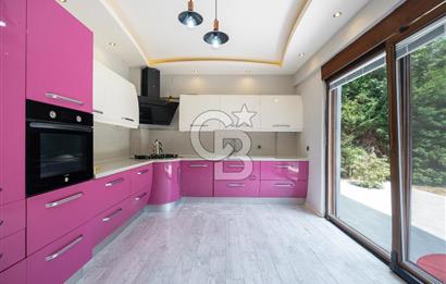 DEMİRCİ DE ORMAN VE ŞEHİR MANZARALI MÜSTAKİL VİLLA
