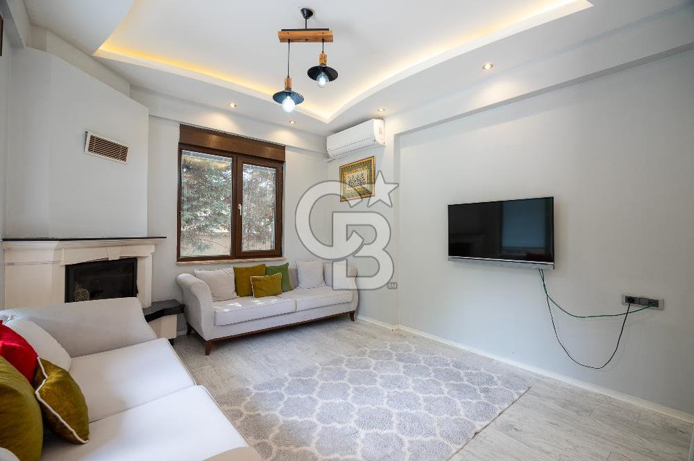 DEMİRCİ DE ORMAN VE ŞEHİR MANZARALI MÜSTAKİL VİLLA