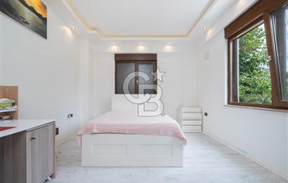 DEMİRCİ DE ORMAN VE ŞEHİR MANZARALI MÜSTAKİL VİLLA