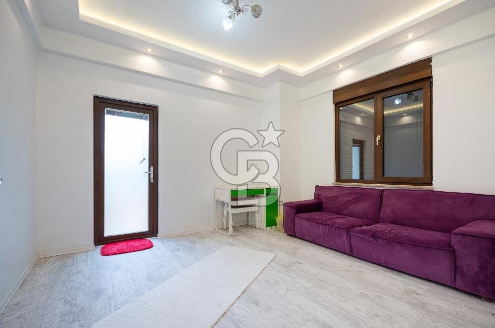 DEMİRCİ DE ORMAN VE ŞEHİR MANZARALI MÜSTAKİL VİLLA