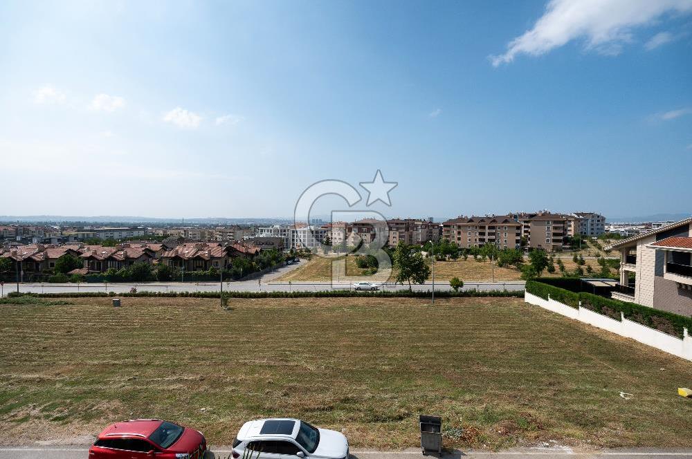 DEMİRCİ DE ORMAN VE ŞEHİR MANZARALI MÜSTAKİL VİLLA