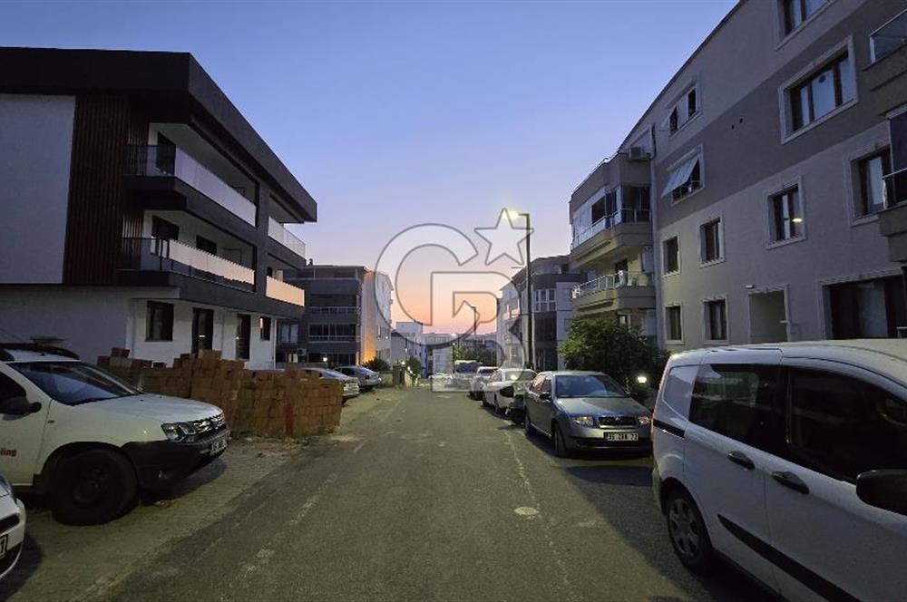 ALİAĞA FEN BİLİMLERİ YAKINI SATILIK AÇIK OTOPARKLI 3+1 DAİRE 