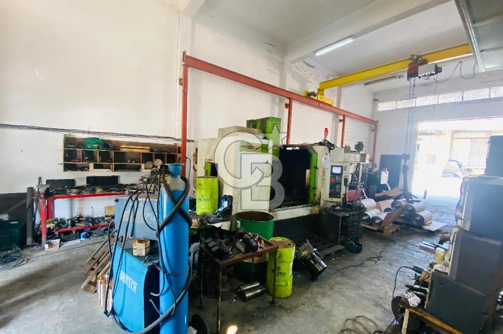 Bornova Kemalpaşa Caddesi Ambarlar Sitesinde Satılık Dükkan