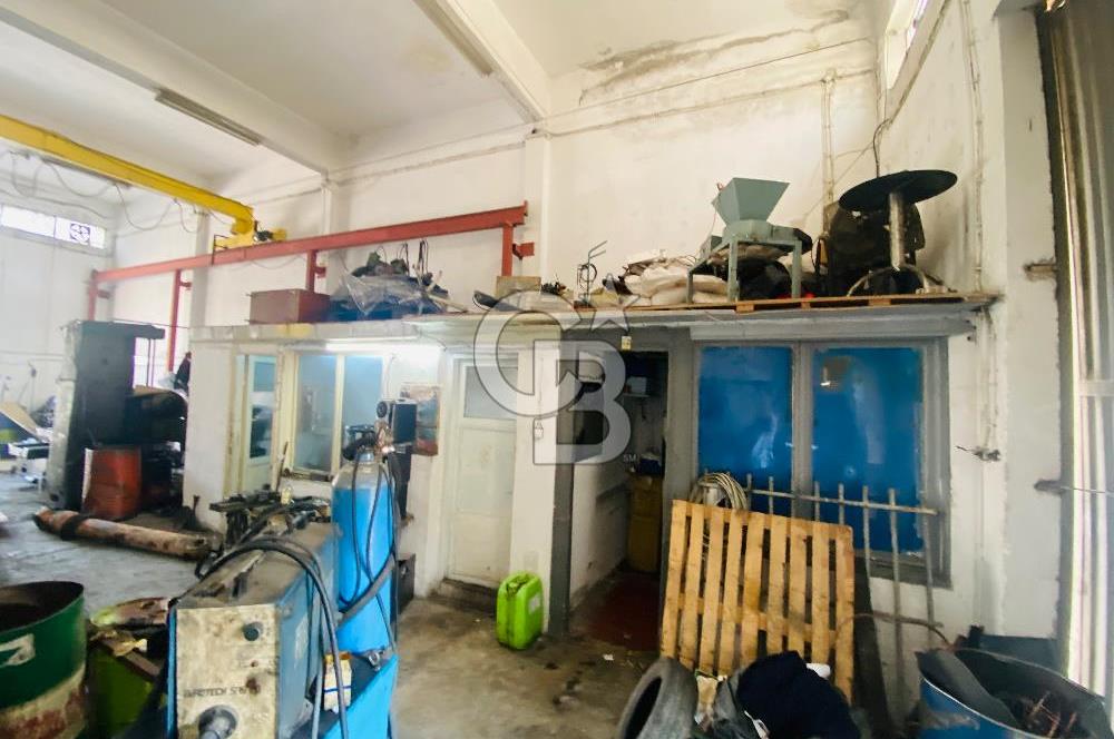 Bornova Kemalpaşa Caddesi Ambarlar Sitesinde Satılık Dükkan