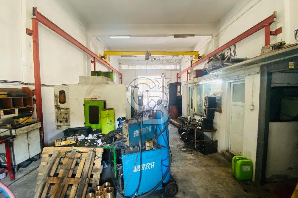 Bornova Kemalpaşa Caddesi Ambarlar Sitesinde Satılık Dükkan