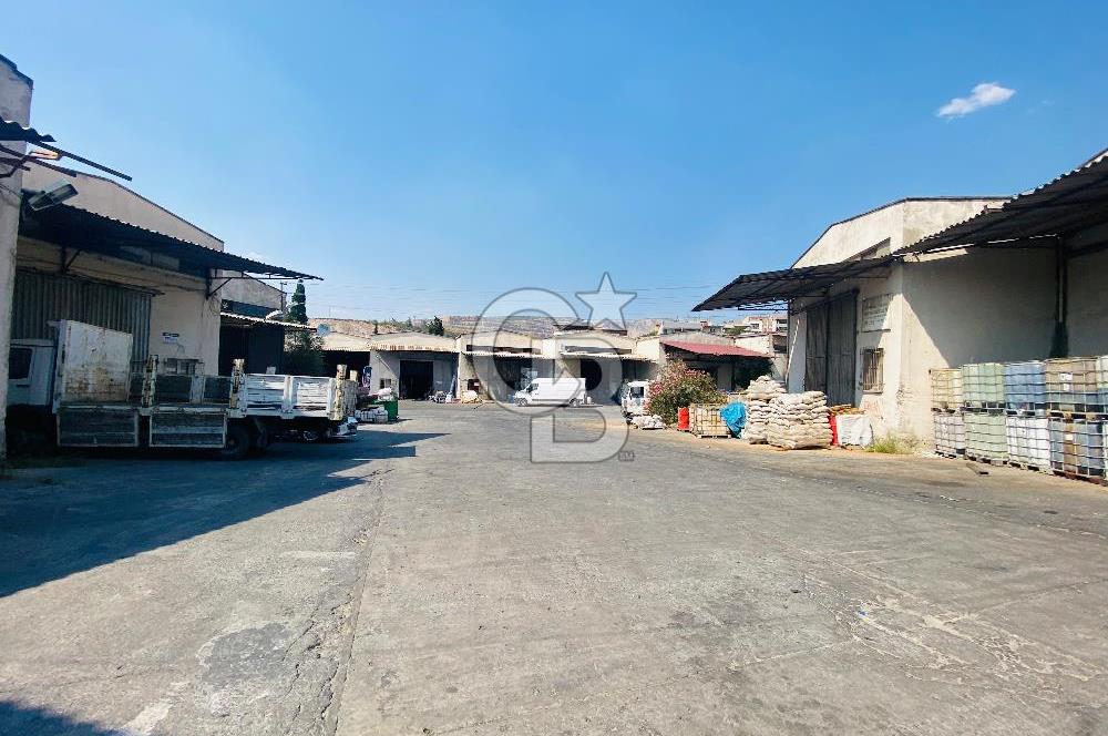 Bornova Kemalpaşa Caddesi Ambarlar Sitesinde Satılık Dükkan