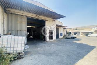 Bornova Kemalpaşa Caddesi Ambarlar Sitesinde Satılık Dükkan