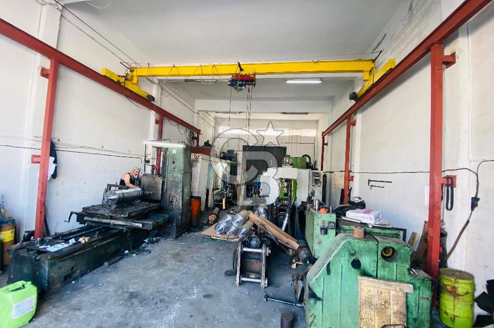 Bornova Kemalpaşa Caddesi Ambarlar Sitesinde Satılık Dükkan