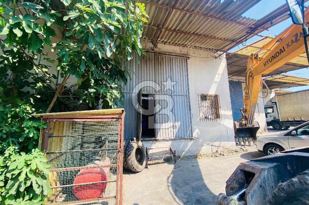 Bornova Kemalpaşa Caddesi Ambarlar Sitesinde Satılık Dükkan