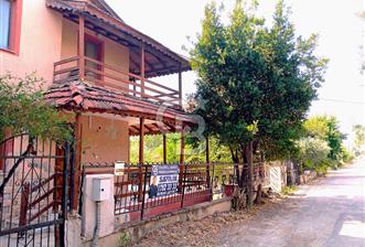 İZMİR URLA İSKELE'DE DENİZE YÜRÜME MESAFESİNDE SATILIK 4+1 DUBLEKS VİLLA