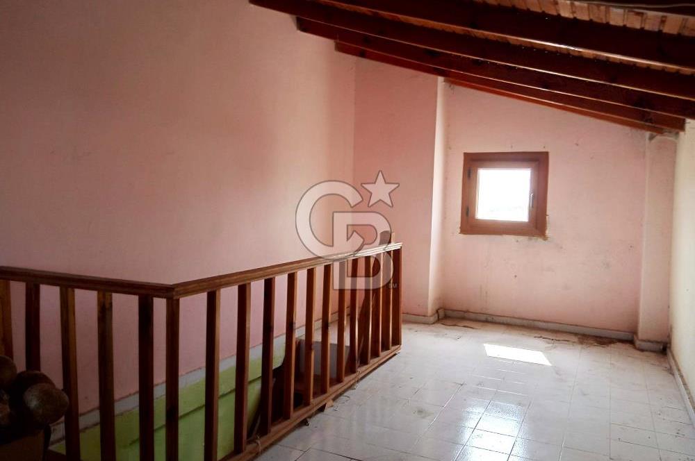 İZMİR URLA İSKELE'DE DENİZE YÜRÜME MESAFESİNDE SATILIK 4+1 DUBLEKS VİLLA