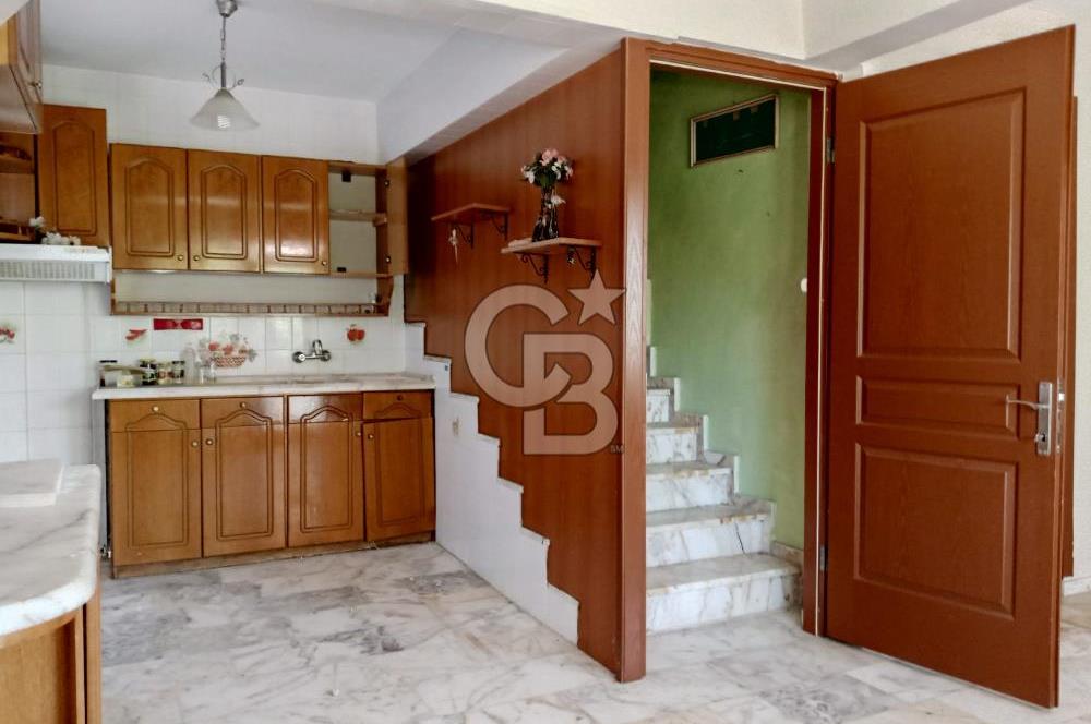 İZMİR URLA İSKELE'DE DENİZE YÜRÜME MESAFESİNDE SATILIK 4+1 DUBLEKS VİLLA