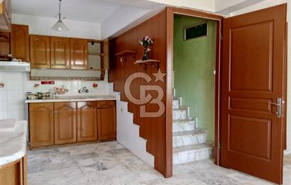 İZMİR URLA İSKELE'DE DENİZE YÜRÜME MESAFESİNDE SATILIK 4+1 DUBLEKS VİLLA