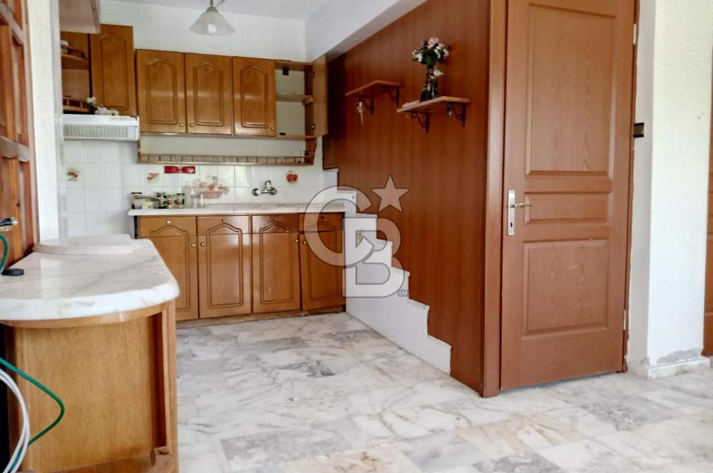 İZMİR URLA İSKELE'DE DENİZE YÜRÜME MESAFESİNDE SATILIK 4+1 DUBLEKS VİLLA