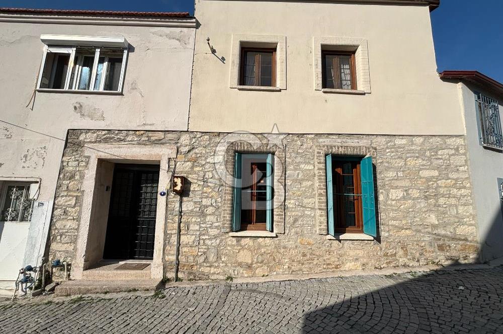 Urla Sanat Sokağın’da Kiralık Taş Ev