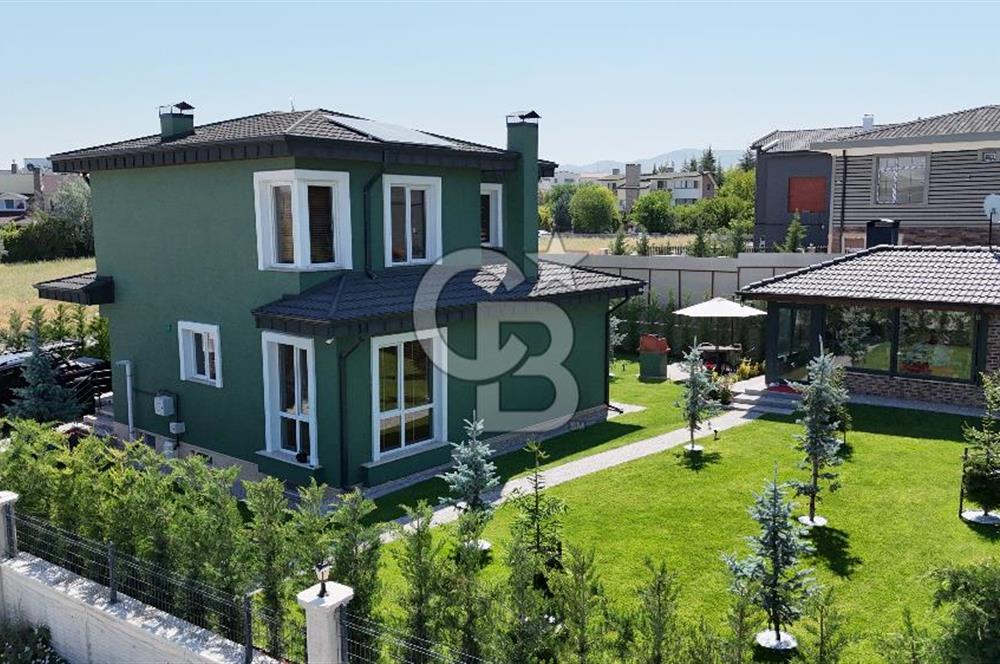Gölbaşı Bahçelievler Mahallesinde Ultra Lüks Yapılı Villa 