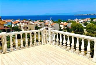  SEFERİHİSAR AKARCA DENİZE YÜRÜME MESAFESİ TRİPLEX SATILIK VİLLA