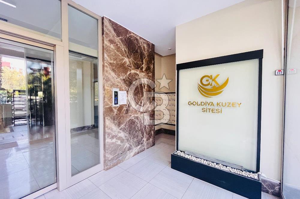 Bornova Goldiva Kuzey Sitesinde Satılık Kiracısız 2+1 Boş Daire