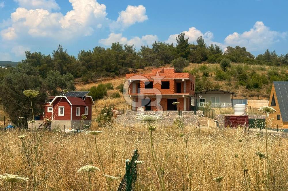 BORNOVA YAKAKÖY 300 M2 YOLA CEPHE SATILIK TARLA