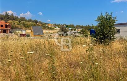 BORNOVA YAKAKÖY 300 M2 YOLA CEPHE SATILIK TARLA