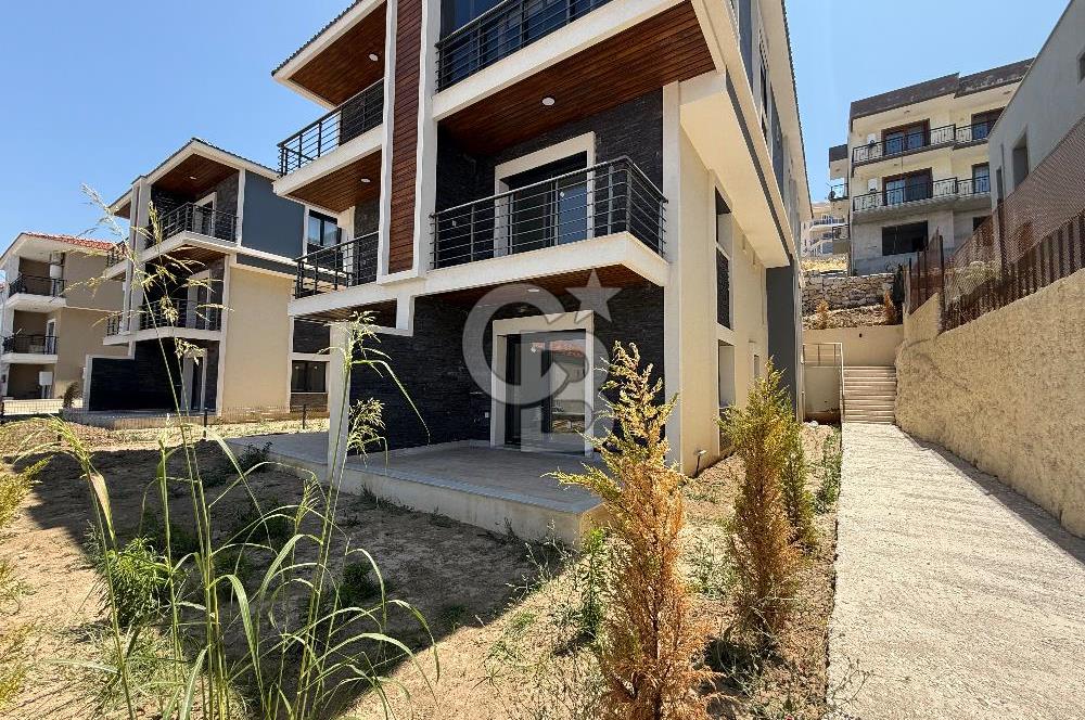FOÇA BAĞARASI 3+1 DUBLEKS BAHÇELİ SATILIK DAİRE