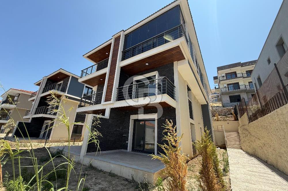 FOÇA BAĞARASI 3+1 DUBLEKS BAHÇELİ SATILIK DAİRE