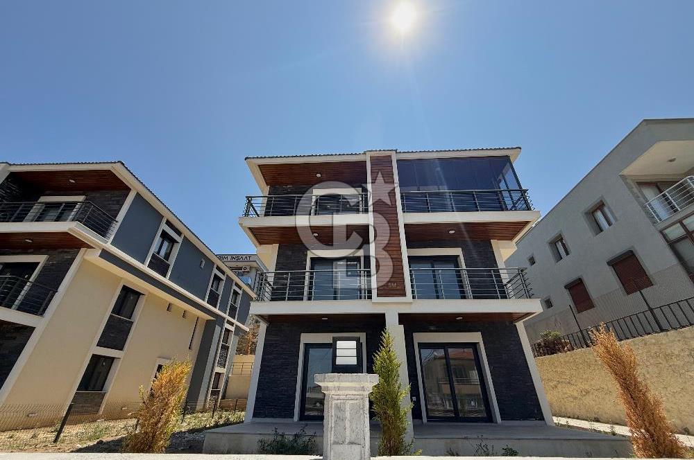 FOÇA BAĞARASI 3+1 DUBLEKS BAHÇELİ SATILIK DAİRE