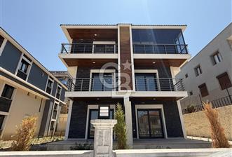 FOÇA BAĞARASI 3+1 DUBLEKS BAHÇELİ SATILIK DAİRE