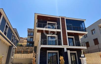 FOÇA BAĞARASI 3+1 DUBLEKS BAHÇELİ SATILIK DAİRE