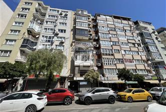Konak İnönü cd üzerinde deniz manzaralı 2+1 satılık daire 