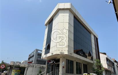 Yenisahra’da E-5 Metroya çok yakın konumda 450m2 Plaza İşyeri