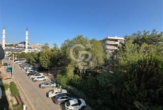 Adnan Süvari'de Park Ve Deniz Manzaralı 3+1 Ayrı Mutfaklı Daire
