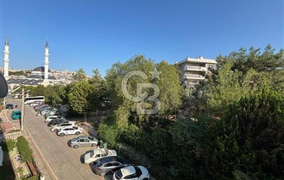 Adnan Süvari'de Park Ve Deniz Manzaralı 3+1 Ayrı Mutfaklı Daire