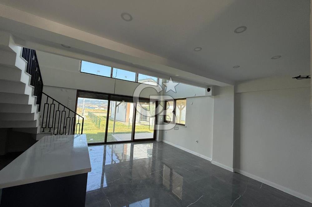 LAPSEKİ UMURBEY DENİZE SIFIR MÜSTAKİL BAHÇELİ 3+1