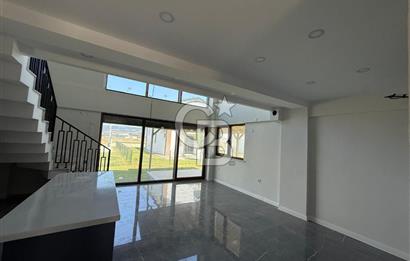 LAPSEKİ UMURBEY DENİZE SIFIR MÜSTAKİL BAHÇELİ 3+1