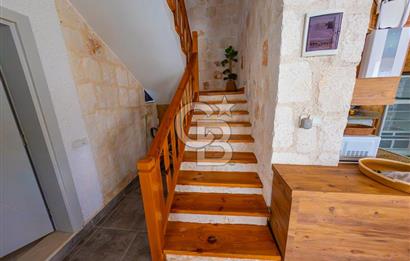 ANTALYA DEMRE DE TAŞ VE AHŞABIN ESTETİK UYUMUNDA SATILIK VİLLA