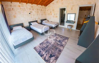 ANTALYA DEMRE DE TAŞ VE AHŞABIN ESTETİK UYUMUNDA SATILIK VİLLA
