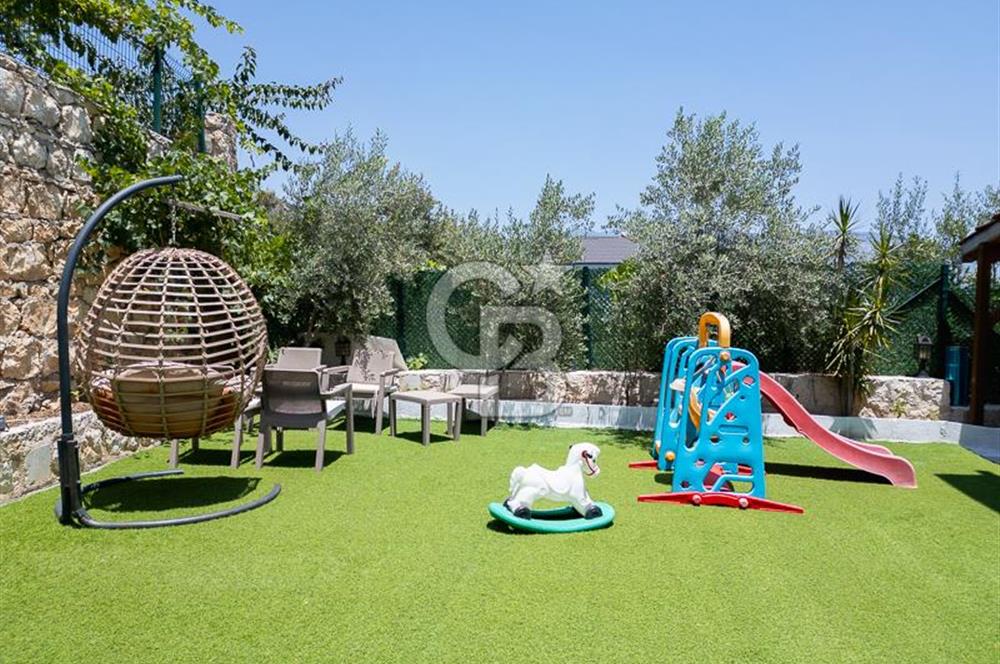 ANTALYA DEMRE DE TAŞ VE AHŞABIN ESTETİK UYUMUNDA SATILIK VİLLA