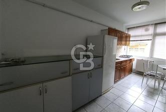 CİNNAH CADDESİ ÜZERİNDE DAİRE