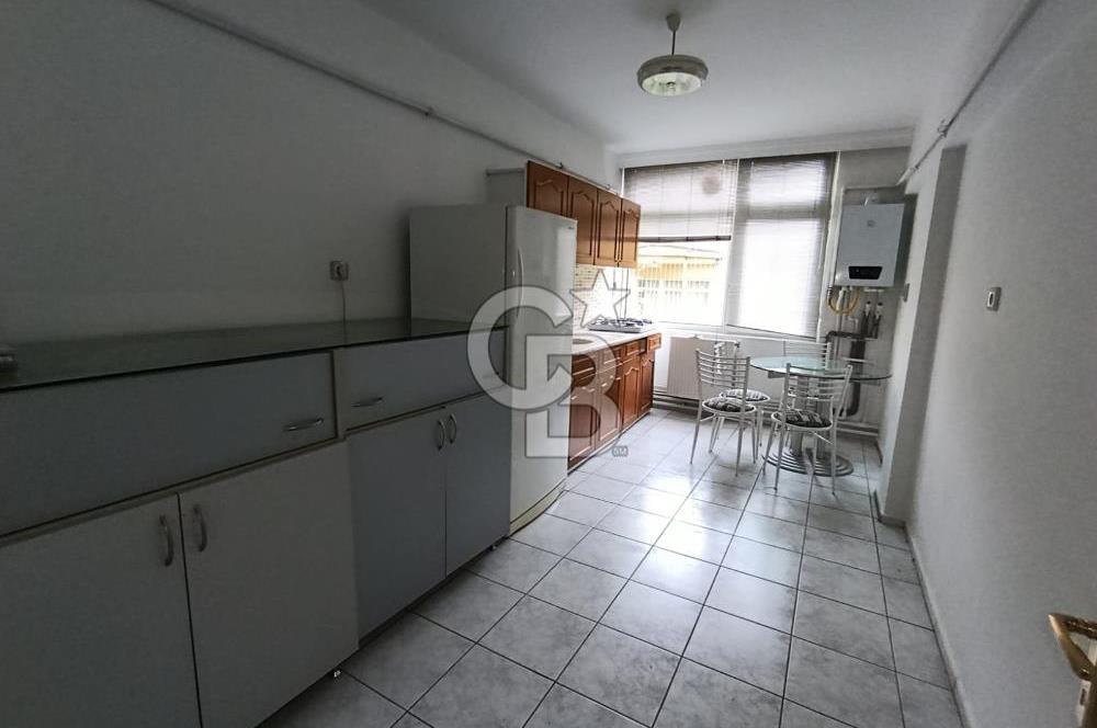 CİNNAH CADDESİ ÜZERİNDE DAİRE