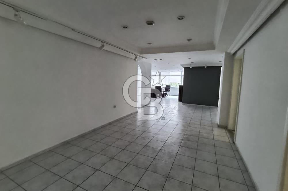 CİNNAH CADDESİ ÜZERİNDE DAİRE