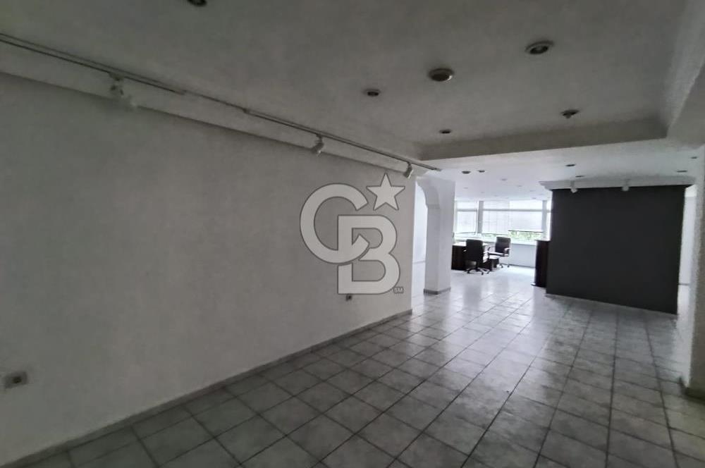 CİNNAH CADDESİ ÜZERİNDE DAİRE